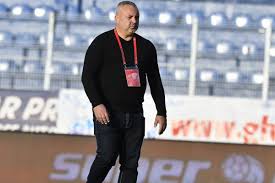Mai exact, antrenorul a fost deranjat de faptul că mai multe voci din lumea fotbalului au spus că rapid a învins până în acest moment doar echipe slabe: Mihai Iosif Salariu Umilitor La Rapid CaÈ™tigÄƒ Doar 3 000 De Lei Pe LunÄƒ