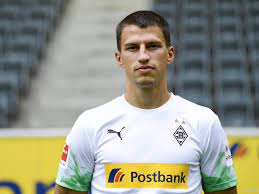 Marco rose von borussia mönchengladbach fordert nach dem sturz von der. Bundesliga News Stefan Lainer Kehrt Ins Training Zuruck