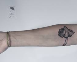 The mushroom is very popular in fantasy related tattoos, which often portray all three. Realism Realism Tattoo Mushroom Mushroom Tattoo Mushroom Tattoos Shroom Shroom Tattoo Shroom Tattoos Toadstool Body Art Tattoos Tattoos Piercing Tattoo