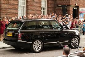Photos Kate Middleton And Royal Baby Released From St Mary S Range Rover Hse Range Rover Kate