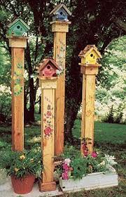 Colorful Birdhouses On Posts Vorgarten Design Gartengestaltung Ideen Garten