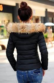 Col montant avec capuche bordée d'une fausse fourrure. Purchase Doudoune A Capuche Avec Fourrure Up To 78 Off
