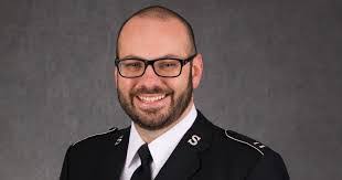 Derek Lance's Instagram, Twitter & Facebook