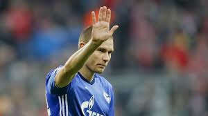 Er ist 32 jahre alt und seine staatsbürgerschaft ist deutschland. Liebes Aus Ex Bayern Star Holger Badstuber Lasst Sich Scheiden