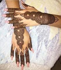 Ini sangat cocok bagi kamu yang pemula. Anggun Bersahaja Ini 5 Desain Henna Tangan Yang Direkomendasikan Untuk Pengantin Muslimah