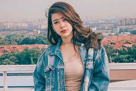 Tentang bulan dulu sekarang ost tentang bulan. Fatin Afeefa Didakwa Skandal Dengan Suami Orang Lagi Suara Viral Malaysia