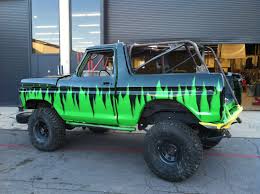 Custom Paint Jobs Some Cool Paint On Your Car Custom Paint Jobs Custom Paint Paint Job