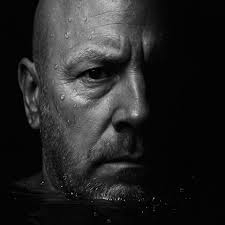 Hi , does anyone know the price of heating oil at the moment please ? None  of the companies seem to advertise prices . Thanks .