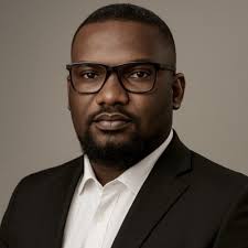 A year ago, I got a perfect opportunity to give a little back by teaching  Insurance Laws and Practice at the University of Ghana. For 2 hours a week,  I get the