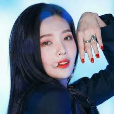 Joy With Her Pretty Hands Red Velvet Joy Red Velvet Velvet