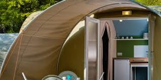 Geniet van de mooiste tijd van het jaar in een comfortabel ingerichte safaritent of lodgetent. Glamping Art Der Unterkunft Lodgezelt 33 Glamping Unterkunfte In Italien Entdecken