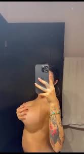 La tetona Karely Ruiz- con embarazo y pechos más grandes