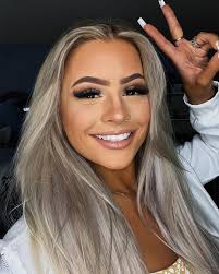 CAROLINE FOX 🫧 (@carolinenfox) • Instagram photos and videos