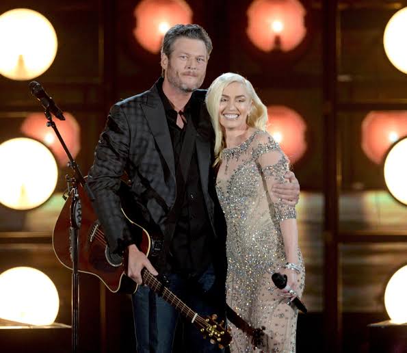 Gwen Stefani and Blake Shelton Billboard Music Awards Duet - Gwen and Blake  Perform "Go Ahead and Break My Heart"