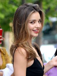 I want to encourage women to embrace their own uniqueness. Miranda Kerr Cute Smile Wallshutter Miranda Kerr Hair Gorgeous Hair Color Gorgeous Hair
