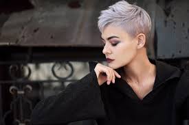 Messy short hair looks aren't always about wild mane, don't you know? Short Messy Hairstyles Are Taking Over The Styling Scene