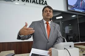 Câmara Municipal de Fortaleza :: Benigno Júnior comemora conquista para comunidade do Planalto Itaperi