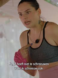 De spanningen lopen hoog op in de jungle... 👀 #echtemeisjesindejungle  #echtemeisjes #ruzie #famkelouise #louisajanssen #fittie