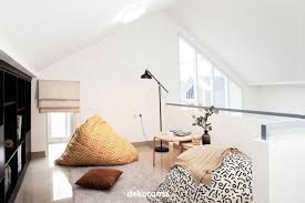 Misalnya pada ruang tamu di atas. Inspirasi Penataan Rumah Mungil Tanpa Sekat Tetap Nyaman Meski Terbatasnya Luas Bangunan