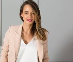 Prezentatoarea tv de peste prut a pozat nud pentru o revistă din românia. Andreea Raicu PozÄƒ Nud De Zile Mari Nici Cei Mai OptimiÈ™ti Fani Nu Sperau SÄƒ VadÄƒ AÈ™a Ceva Evenimentul Zilei