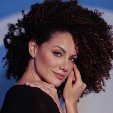 Ashley Beth (@AshleyBethPerez)