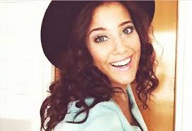 Bild för uppmärksamhet) Hej mitt namn är Adela! Jag är en 23-årig tjej som  söker boende till årskiftet här i Göteborg, eftersom mitt nuvarande boende  ska säljas till årskiftet. (hyr i andrahands)