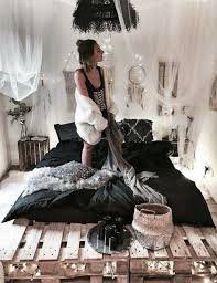 18 conseils pour en faire un. 10 Idees Ingenieuses Pour Une Deco Tendance Et Pas Chere Vous Voulez Meubler Votre Appartement Ou Votre Mai Idee Deco Pas Cher Idee Deco Chambre Deco Chambre