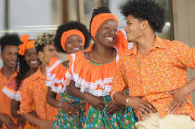 Sin embargo, aunque eso está firmado en el papel, justamente este día es para revisar hasta dónde el país continúa siendo clasista y racista con la comunidad afro. Instituciones Educativas De Risaralda Conmemoran El Dia De La Afrocolombianidad