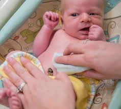 Bathwater should be between 99.9 and 103.9 degrees fahrenheit, or comfortably warm — not hot. Baby Bathing 101 What You Need To Know Premier Health