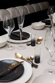 Seven Table Setting Ideas We Re Loving For A Holiday Dinner The Savvy Heart Modern Table Setting Simple Table Settings Restaurant Table Setting