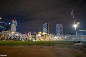 Choose from 710+ merdeka graphic resources and download in the form of png, eps, ai or psd. Merdeka Square Kuala Lumpur At Night With Lit Up Building Stock Photos Ferry Building San Francisco Night