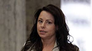 Ann Killion: One weird week: Giants open title defense while Bonds is