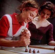 Pin By Yvonne Wirges On ƈђὄƈὄlᾄҭἔʀἷἔ Chocolat Movie Manic Pixie Dream Girl Romantic Movies