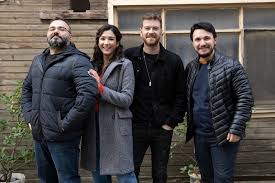 Netflix In Yeni Orijinal Turk Dizisi 50 M2 Nin Cekimleri Basladi 2020 Netflix Tv Dizileri Kizlar