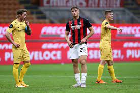 Bodo/glimt awarded a free kick in their own half. 9 Things An Unconvincing Win In Europe Ac Milan Vs Fk Bodo Glimt 3 2 The Ac Milan Offside
