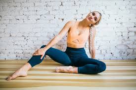 Move your body into the perfect poses and stretches with our selection of yoga and pilates clothes. Meet Heather Andersen Of New York Pilates Pilates Fashion Sports Attire Yoga Fashion