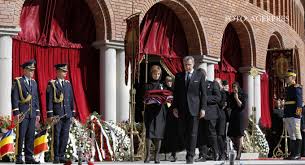 Principesa ana avea numai 24 de ani când viitorul ei soţ, regele mihai i, a fost forţat să abdice. Funeraliile Reginei Ana Inmormantarea S A Incheiat Regele Mihai Si Principesa Irina Nu Au Putut Participa Live Update Stirileprotv Ro