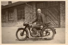 The latest tweets from jan hofer (@janhofer). Ein Foto Aus Kriegstagen Aline Gross Im Sommer 1941 Stuttgarter Nachrichten