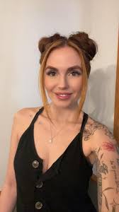 Can someone point me to the best gaming table🥴 need more space