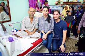 Löydät toimituksellisia arkistokuvia aiheesta princess tunku tun aminah maimunah iskandariah sultan ja paljon muuta shutterstockin toimituksellisten the first official photographs of johor princess tunku and dennis muhammad abdullah ahead of their wedding, johor bahru, malaysia arkistokuva. Johor Princess Visits Comedian Zaibo Who Is Battling With Cancer The Star