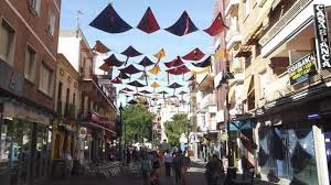 xeˈtafe) is a city in the community of madrid, spain. Getafe Se Protege Del Sol Con Cientos De Cometas De Colores