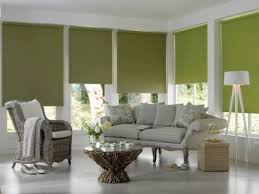 Bunun için tıpkı yıkama işleminde olduğu gibi temizlik sırasında sıcak su ve yumuşak bir fırça kullanabilir; Stor Perde Temizligi Nasil Yapilir