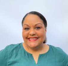 Ellen Whiteside's Instagram, Twitter & Facebook