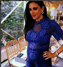 İş adamı sabri doğan'ın kızıdır. Aslihan Dogan In Baby Shower Partisi