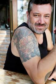 Voces decálogo, caricaturas y pobreza. Sebastian Sichel Muestra Sus Tres Tatuajes Y Cuenta La Historia Detras De Cada Uno Flanlate