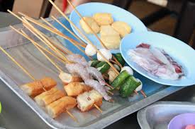 Ingredients stock 2.5 litres water 2 chickens, cut into pieces 400g pork bones, cut into pieces 1 teaspoon peppercorns, crushed [spice royal satay celup food review non halal. Capitol Satay Celup This Is Me Melissa S Blog
