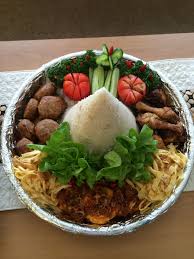 Koleksi foto tumpeng yang pernah kami buat, pernah untuk lomba, atau pesanan customer. Tumpeng Nasi Uduk Makanan Enak Masakan Indonesia Makanan Pedas