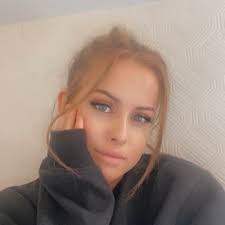 Isabella Edmonds (@isabellaed_)