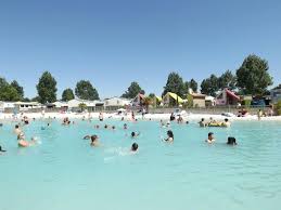 Lagon Piscine Naturelle Camping 4 Etoiles L Evasion Vendee Plage Privee Et Lagon