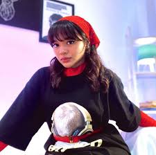 Wanita berkebangsaan indonesia yang lahir pada tanggal 9 oktober 1995, di kota bandung ini. Ingat Amel Carla Ini 7 Potret Terbarunya Parasnya Sensual Banget